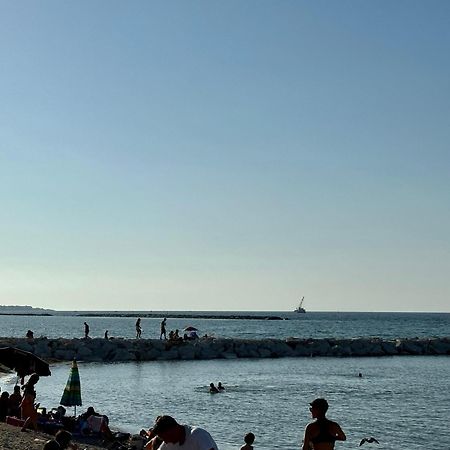 فندق La Casa Dei Nonni Al Mare باري المظهر الخارجي الصورة